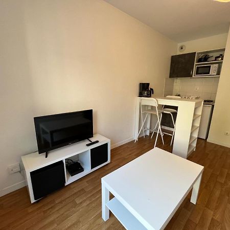 Acajou, Studio Avec Terrasse Et Parking Prive Caen Buitenkant foto