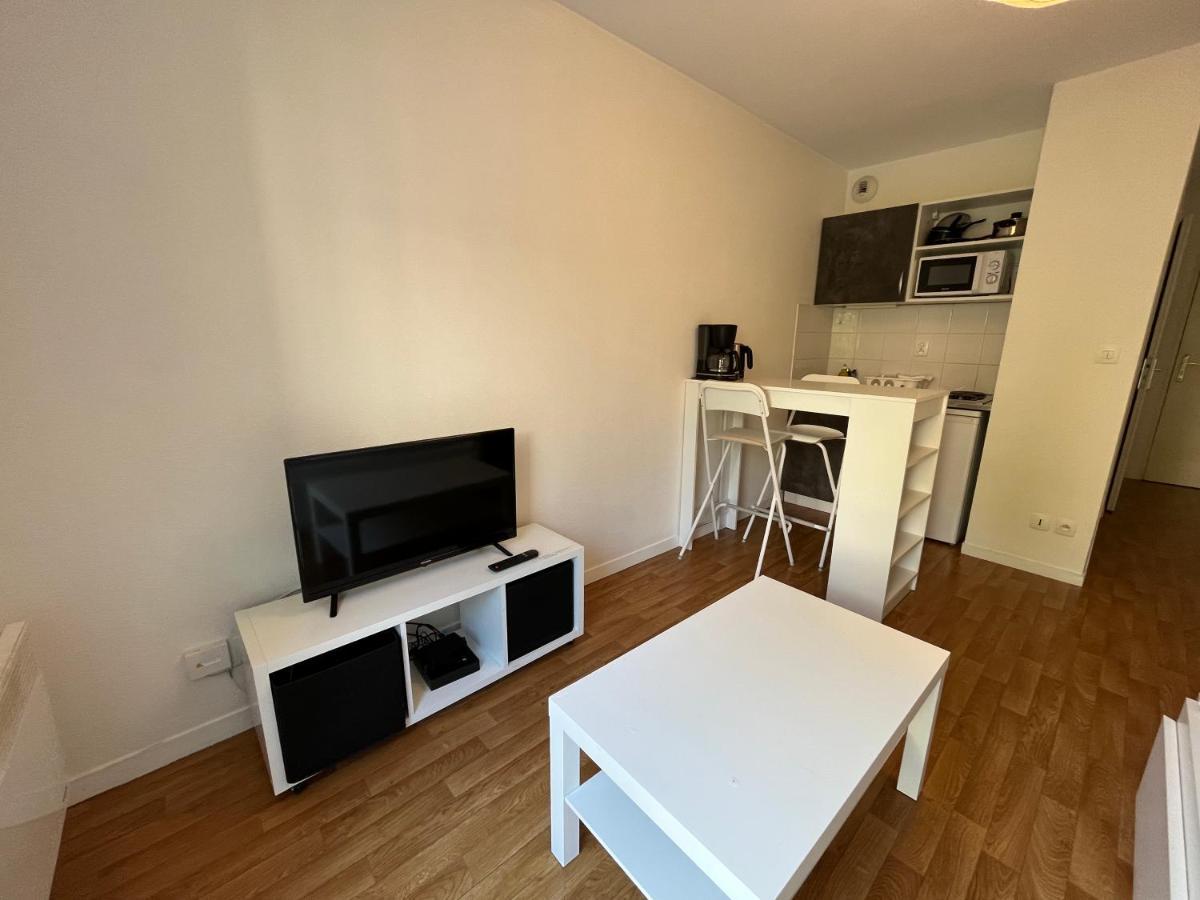 Acajou, Studio Avec Terrasse Et Parking Prive Caen Buitenkant foto