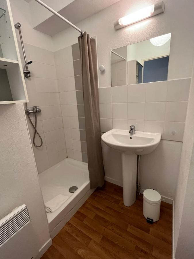 Acajou, Studio Avec Terrasse Et Parking Prive Caen Buitenkant foto
